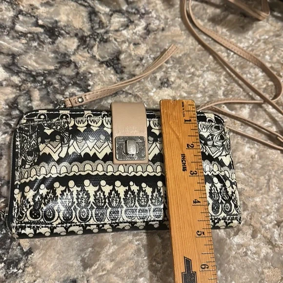 Sakroots Cross Body / wristlet Wallet artsy black cream doodle smartphone pocket - Picture 17 of 17